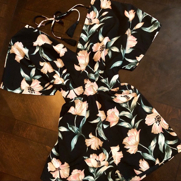 entro Pants - Entro V Neck Romper NWOT
